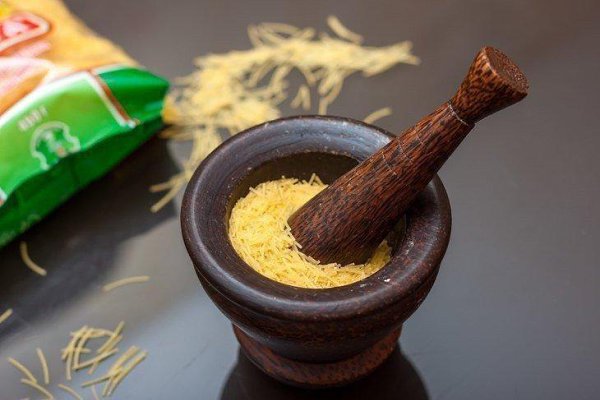 ЗАПЕЧЁННЫЙ КАРТОФЕЛЬ.Вам потребуется:Картофель — 1,5 кгВетчина — 100 гВермишель мелкая яичная — ... - 6