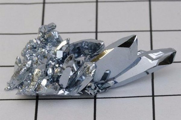 Самый дорогой химический элемент (200 тыс. у.е.) изотоп Осмия 187Os. В таблице Менделеева у него ...