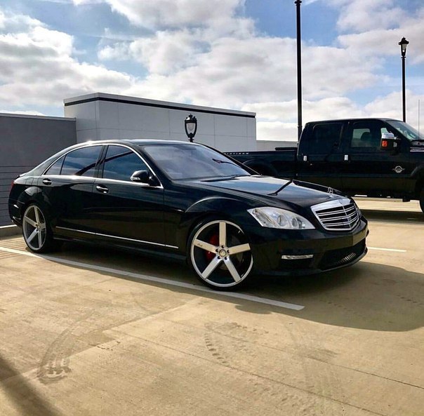 Mercedes-Benz S63 AMG W221