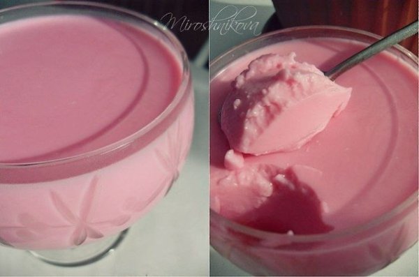 Мусс.По вкусу напоминает йогурт..в виде желе. Если взять сметану погуще, и подольше взбить,получится ...