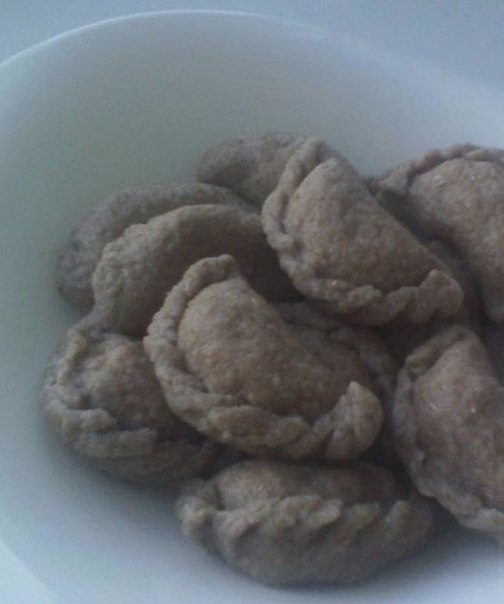 ВАРЕНИКИ.Ингредиенты:200 гр цельнозерновой муки30 гр ржаной муки (наверно можно без неё, но просто ...