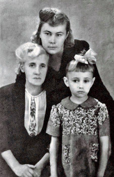Лариса Лужина. К началу блокады - 2 года. Лариса с мамой пережили блокаду: когда была открыта ...