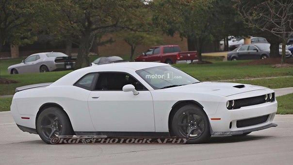    707-  Dodge Challenger Hellcat. - 4