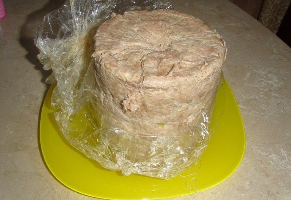 Королевское мясо. Положи в жестяную банку рукав с куриным мясом. Через час ты получишь королевское ... - 4