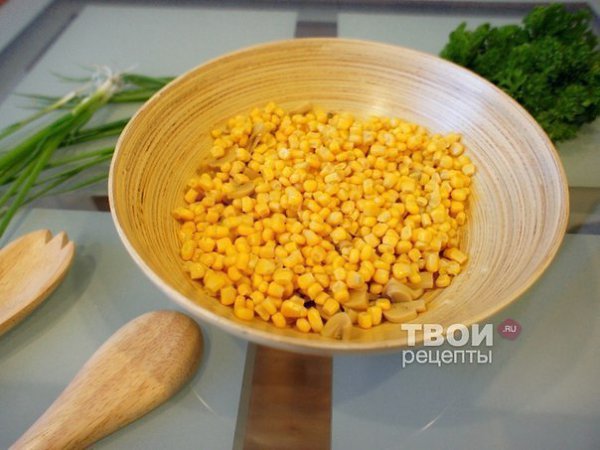 Итальянский салат. Ингредиенты: -Кукуруза консервированная 340 г -Грибы маринованные 300 г -Огурцы 6 ... - 2