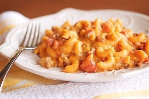 Необычайно вкусный рецепт макарон.Ингредиенты:Фарш — 500 г Помидор — 300 гБульон — 2 стаканаМакароны ...
