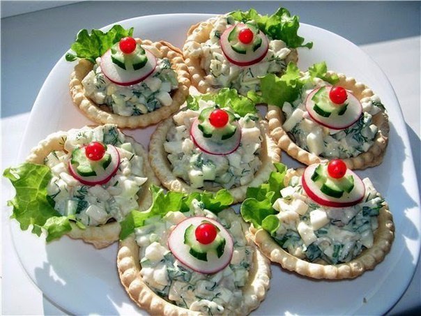 10 вкуснейших начинок для тарталеток. 1.Творожный сыр с зеленью На 100 г творожного сыра (Фета, ...