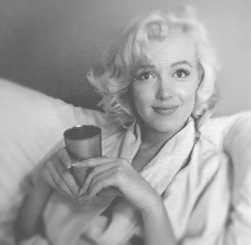 « Оскорбить женщину может только униженный судьбой мужчина.».— Мэрилин Монро