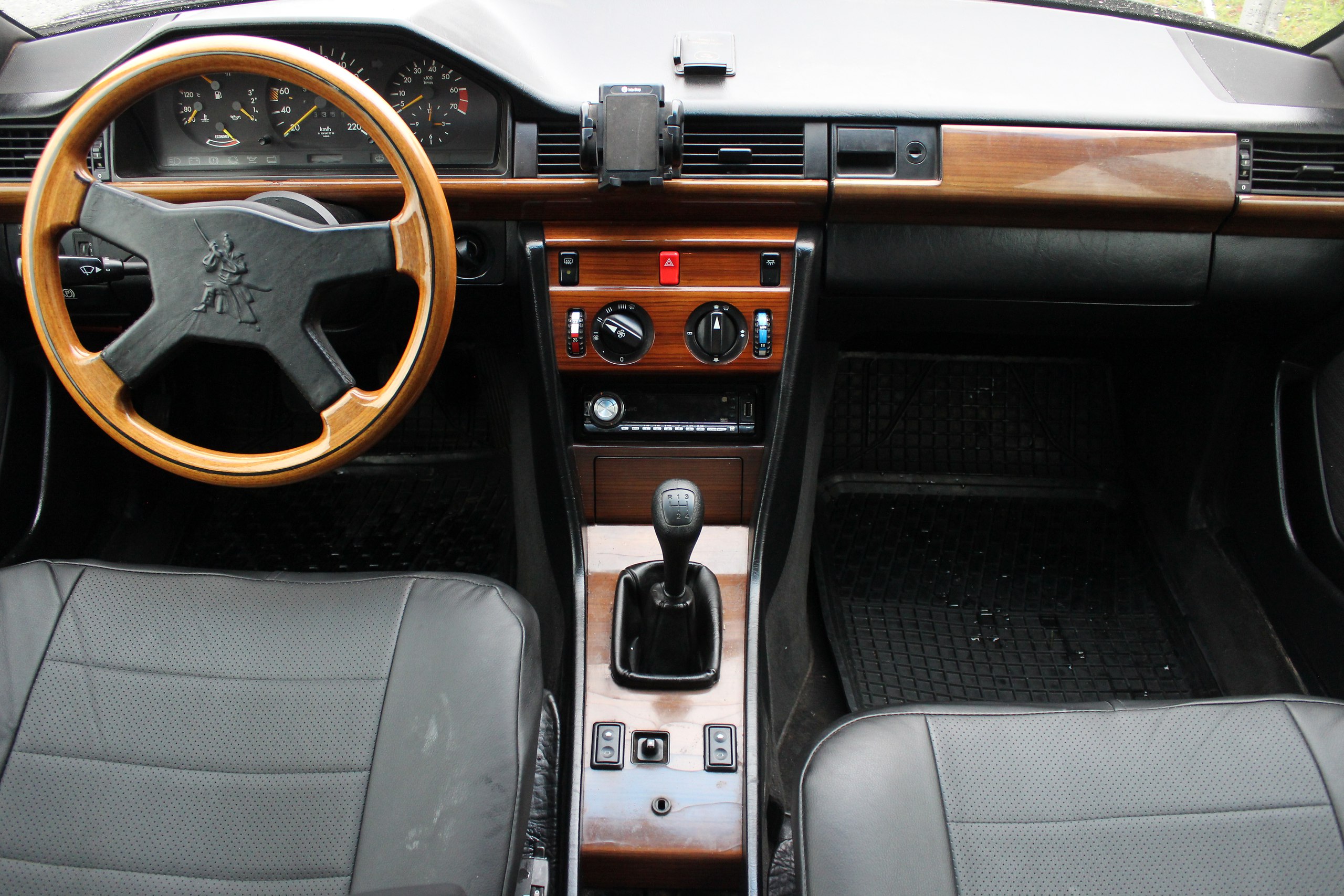  .     10- .  04. 1989. - 9