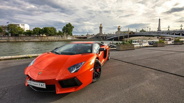 Lamborghini Aventador