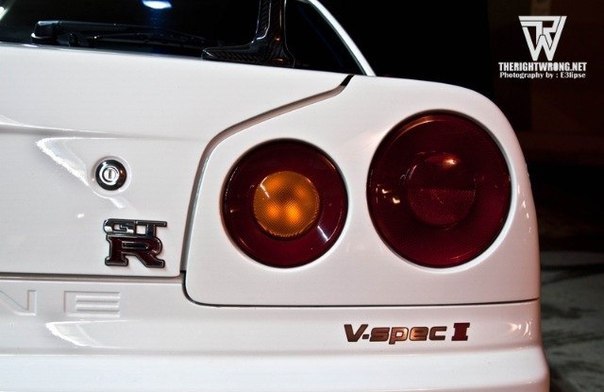 Nissan Skyline R34 GTR - 4