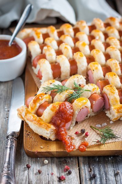 Сосиски в тесте. Сосиски в тесте любят и взрослые и дети. Предлагаю вам немного необычный и ... - 2