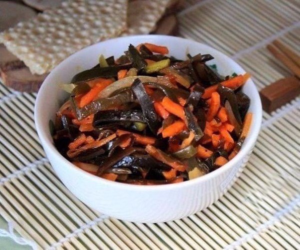 ТОП-7 вкусных салатов без майонеза.1. Салат овощной с маслинами и фетой.Ингредиенты:помидоры, ... - 6