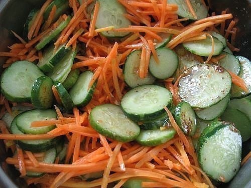 Огурцы по-корейски на зиму.Такой салат на зиму можно сделать как с молодых огурчиков, так и с ... - 7