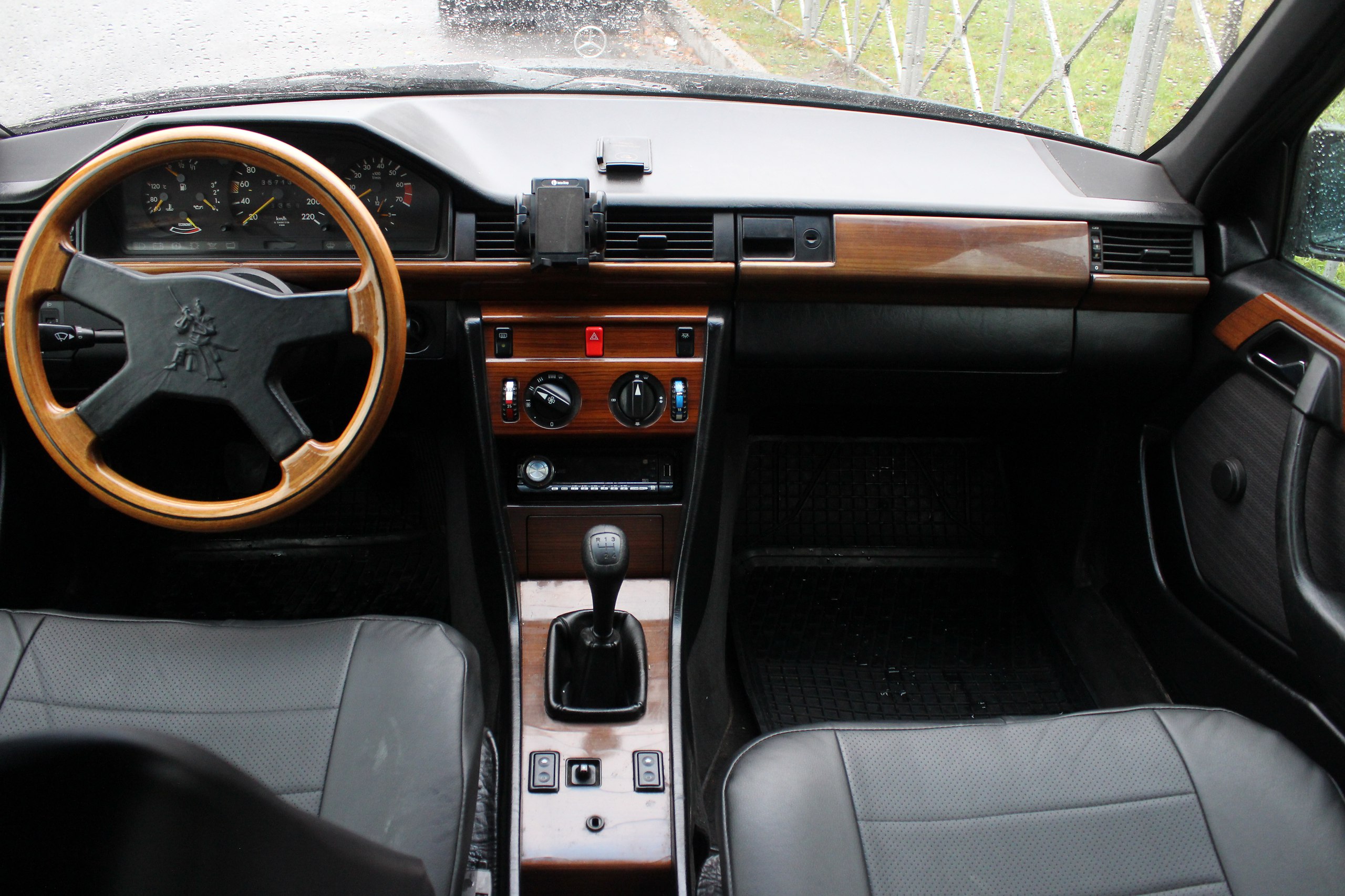  .     10- .  04. 1989. - 11