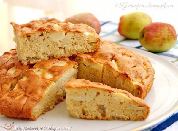 Очень вкусная шарлотка-лентяйка.Нам понадобится :9 столовых ложек растительного масла без запахапол ...