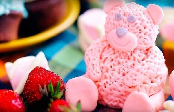 КАК ПРИГОТОВИТЬ МАСТИКУ И СДЕЛАТЬ ФИГУРКИ.ИНГРЕДИЕНТЫ: Лимонный сок – 5 грамм Масло Сливочное – 20 ...