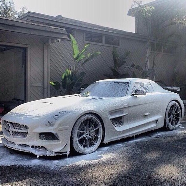 Mercedes-Benz SLS AMG