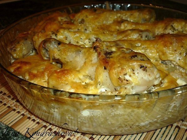 КАРТОШКА С КУРИНЫМИ НОЖКАМИ В ДУХОВКЕ.Ингредиенты: - 6 куриных ножек;- 1 кг картофеля;- 250 г ... - 7