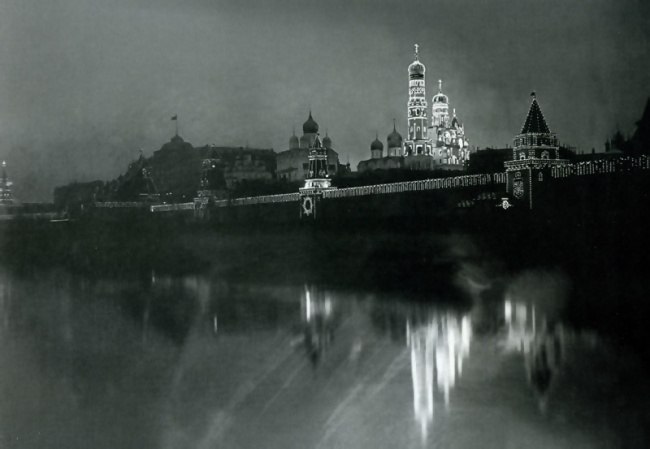 Иллюминация Кремля по случаю коронации Николая II. Москва, Россия, 1896 год