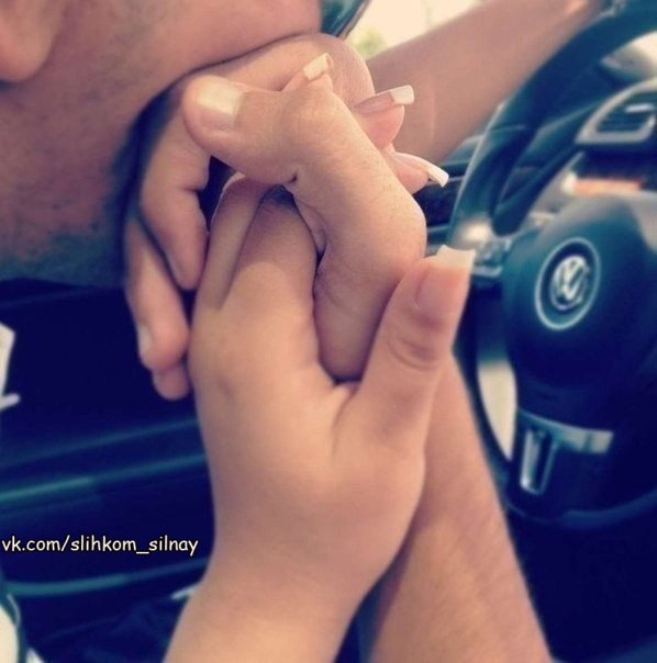 Рано или поздно... Поздно или рано... Высыхают слезы... Заживают раны... Утихают ссоры... И ночами ...