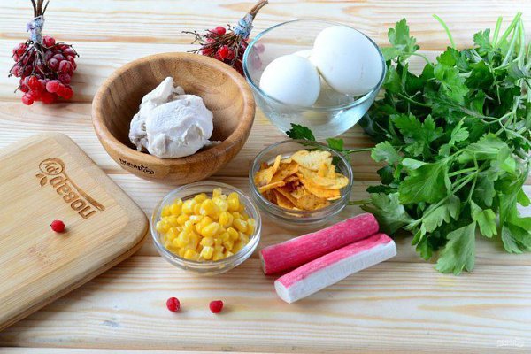 Салат из куриной грудинки.Ингредиенты:Куриная грудка — 1 ШтукаЯйца куриные — 3 ШтукиКукуруза ... - 2