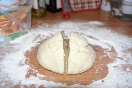 Пицца на тонкой основе. Тесто Вода — 125 гр. Соль — 1/4 чайной ложки Масло — 1 столовая ложка Дрожжи ... - 4