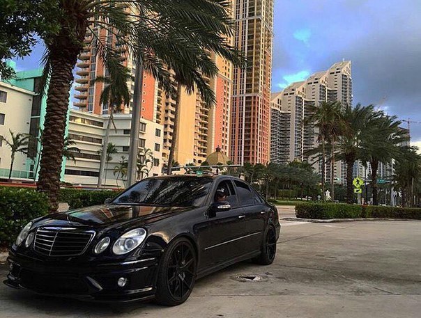 Mercedes-Benz E55 AMG