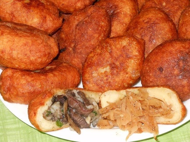 Творожные пирожки с грибами и с капустой(такие пирожки долго не черствеют).Автор: Эмма Беседина ...