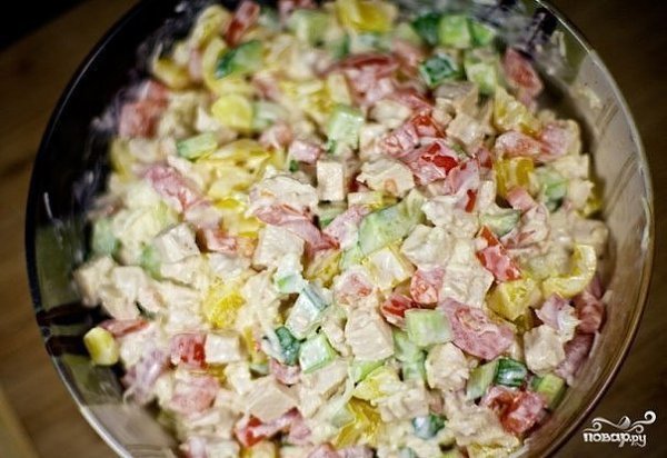 Салат с курицей и овощами. Ингредиенты: Куриное филе — 300 Грамм Перец болгарский — 1 Штука Помидоры ... - 6