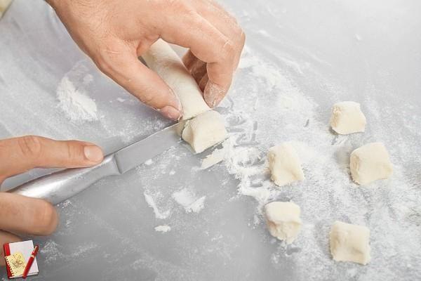 Ленивые вареники. Ингредиенты: Творог 2% - 180 гр Яйцо куриное - 2 шт. Крупа манная - 3 ст.л. ... - 3