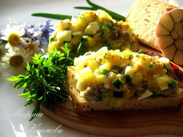 Закуска из сельди.Вкусная, острая, пикантная и простая закуска. Для приготовления нужны ...