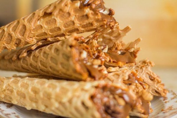 Вафельные трубочки — вкус детства. Ингредиенты: Яйцо куриное — 1 шт. Вода — 500 мл Масло сливочное — ...
