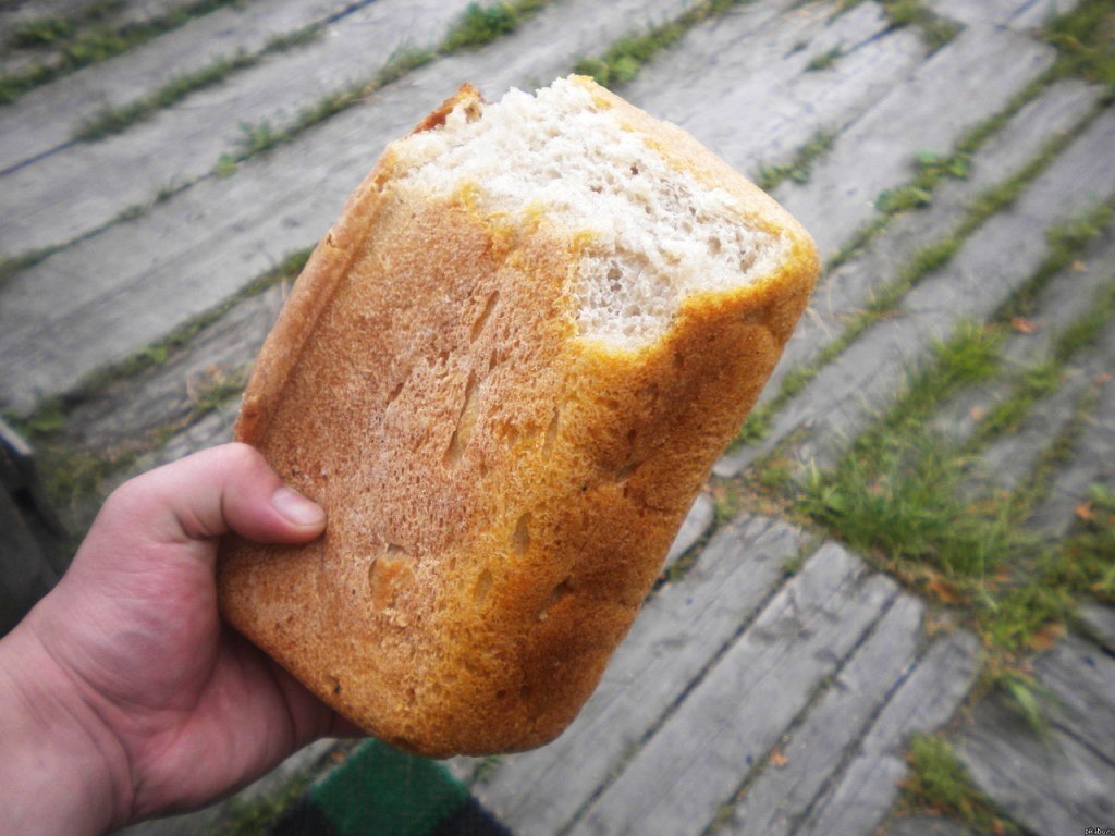 Не ем сахар хлеб. Хлеб. Обкусанный хлеб. Хлеб откусанный из детства. Хлеб Буханка.