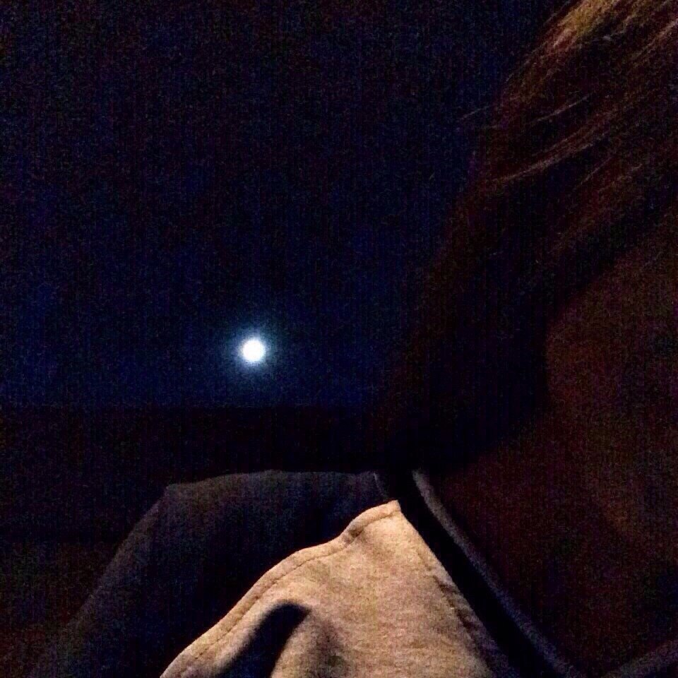 в холодном воздухе тбили. в холодном воздухе тбили. человек в кровати ночью. цитаты из песен честного. Cali я палю твой инстаграм.