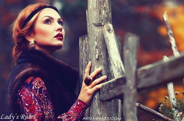Я не эгоистка - я просто умею жить для себя. Я не высокомерная - я просто не считаю нужным улыбаться ...