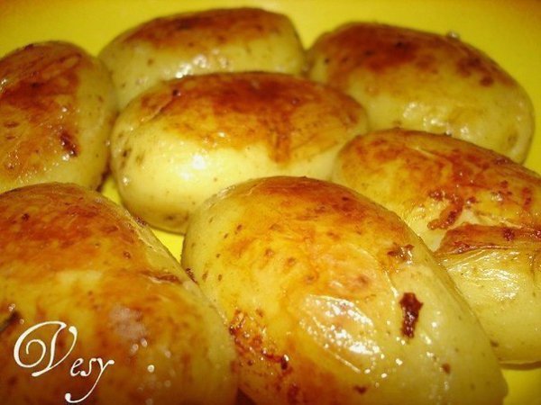 ОЧЕНЬ ВКУСНАЯ КАРТОШЕЧКА - НЕОБЫЧНЫЙ СПОСОБ.Пробовала готовить этот картофель и с куриным бульоном, ...