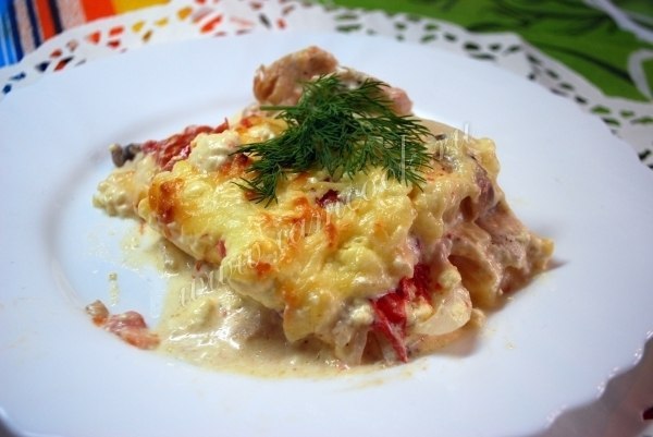 Куриная запеканка по-французски. Ингредиенты: Куриное филе - 400 грамм; Картофель - 2 шт; Лук - 1 ...