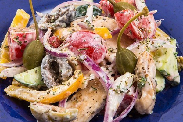 ТОП-6 Диетических салатов из курицы .1. Салат из пекинской капусты с курицей Ингредиенты: - ... - 5