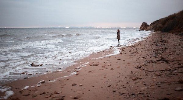 Не бойтесь потерять тех, кто не побоялся потерять вас. Чем ярче горят мосты за спиной, тем светлее ...