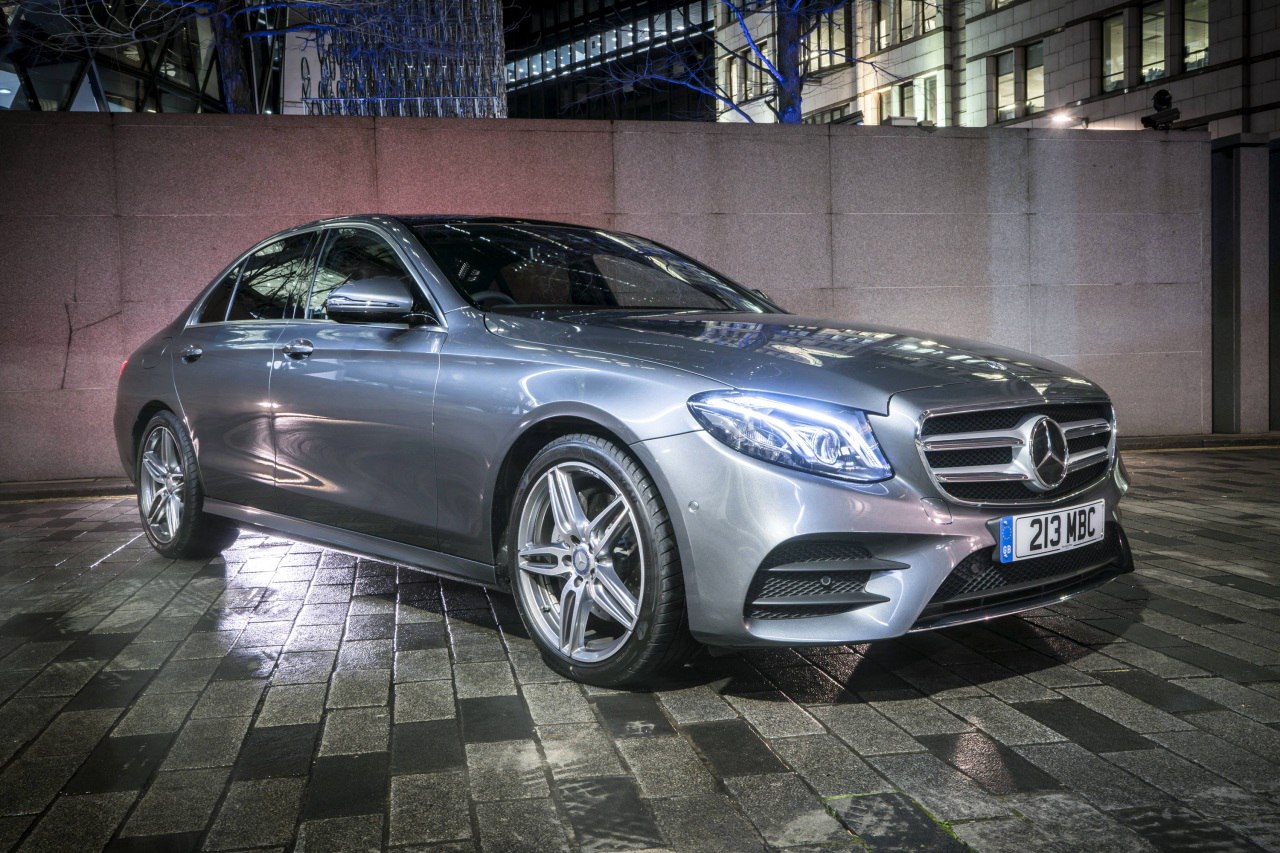 Mercedes-Benz 2016 E 220 d AMG Line