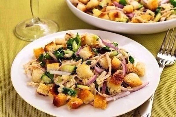 ТОП-7 вкусных салатов без майонеза.1. Салат овощной с маслинами и фетой.Ингредиенты:помидоры, ... - 4