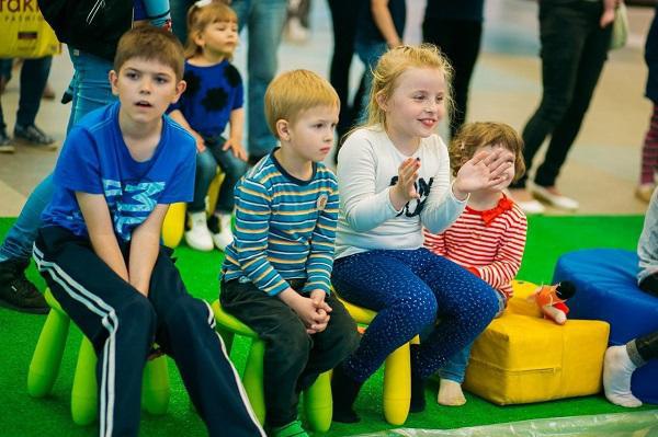 Куда можно сходить с детьми в челнах. Куда можно сходить в хабаровске с детьми. куда можно сходить в нефтекамске с детьми. куда в кузнецке можно сходить с ребенком. куда можно сходить в ногинске с детьми.