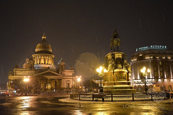 Петербург / фото.Исаакиевский собор, памятник Николаю I и гостиница «Астория»