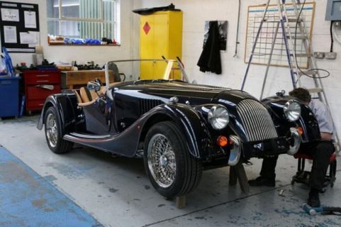 Как собирают автомобиль Morgan Aero 8! Компания Morgan Motor Company из Великобритании не меняется в ... - 17