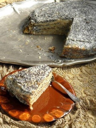Сметанный торт с маком. Ингредиенты: Для коржей: 400 г сметаны (можно нежирной) 200 г маргарина 200 ...