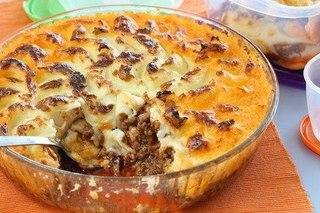 9 рецептов картофельных запеканок! 1. Картофельная запеканка с сосисками и сыром Ингредиенты: ... - 9