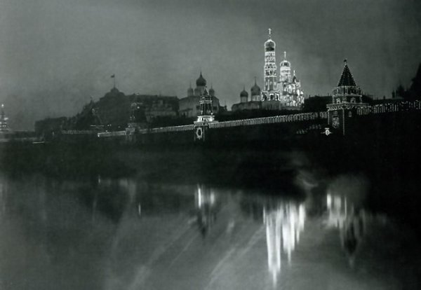 Иллюминация Кремля по случаю коронации Николая II. Москва, Россия, 1896 год