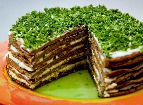 Самый вкусный печёночный тортик.Ингредиенты:Говяжья печёнка — 1 КилограммЯйца — 4 ШтукиМолоко — 200 ...