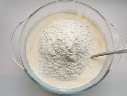 Пышные оладьи на кефире. Вкусные, пышные оладушки любят детки и родители, дедушки и бабушки! Оладьи ... - 6